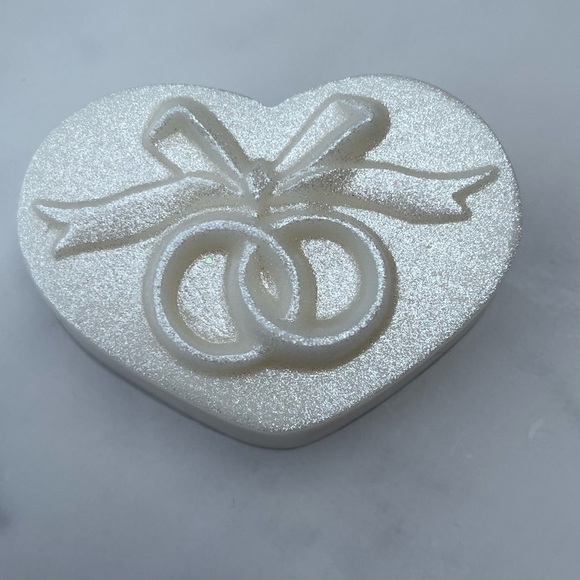 LOVE soap dish & Set of 3 soap bars - Picture 4 of 7